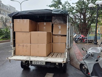 Xe tải chở hàng từ Yên Phong đi Đình Trám